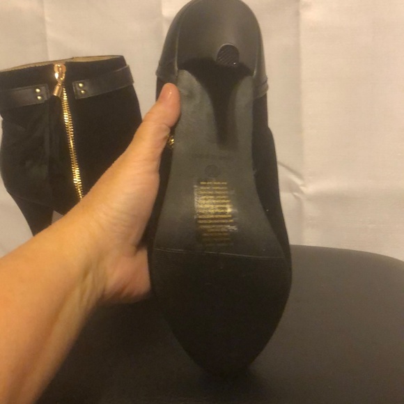 Black and gold healed boots - Picture 4 of 4